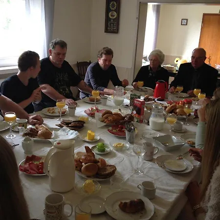 Haus Irmgard 度假居 Schlierschied